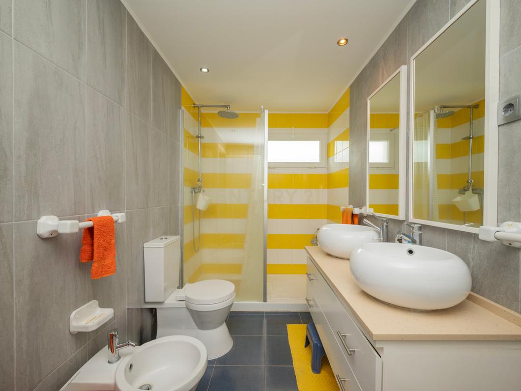 Moradia Exclusiva com Piscina e vista da Serra da Arrábida - Image 28