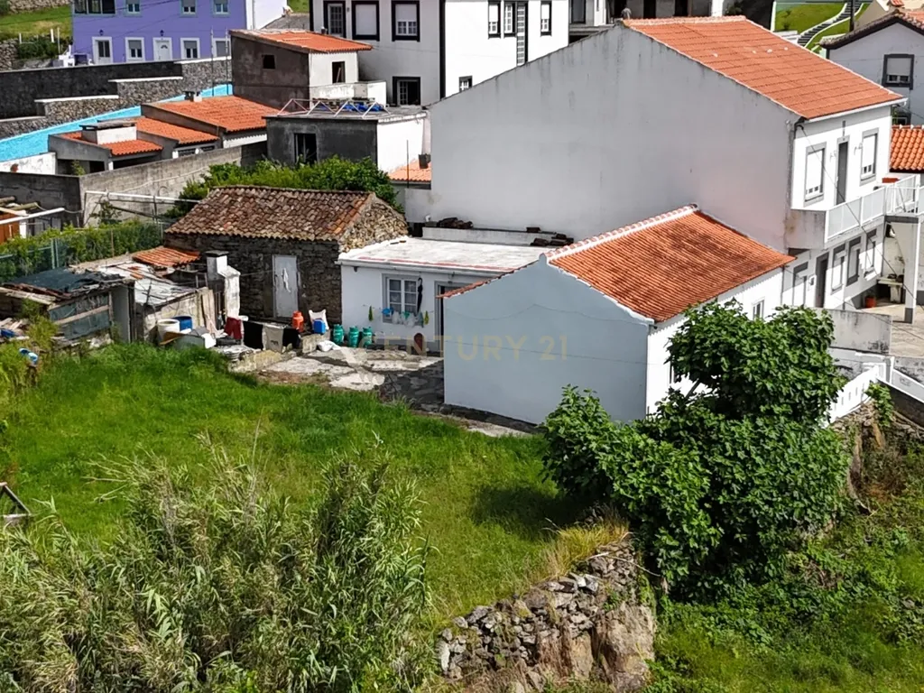 T2 com Terreno para Construção — Ideal para Projeto Futuro - Image 2