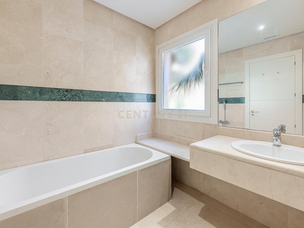 Magnífica habitação de luxo em VISTA REAL, Nueva Andalucía, Marbella! - Image 27