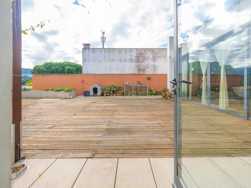 Moradia T5 Isolada, com Dois Pisos, Elevador e Terraço, com 800m2 de Terreno , na Quinta do Anjo, Palmela - Image 12