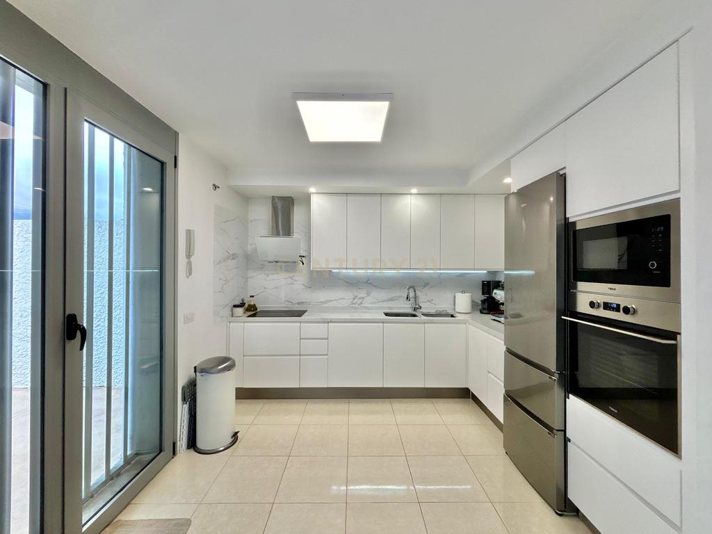  - Image 3