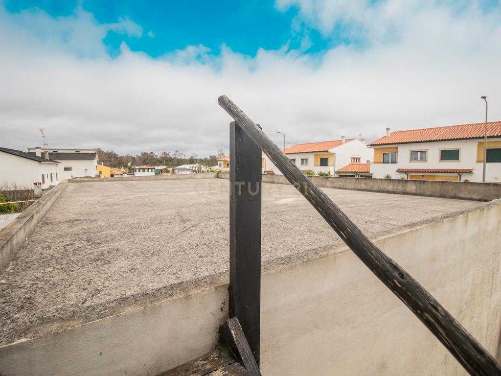 Moradia com vista mar, situada numa aldeia piscatória a 200m da praia - Image 22