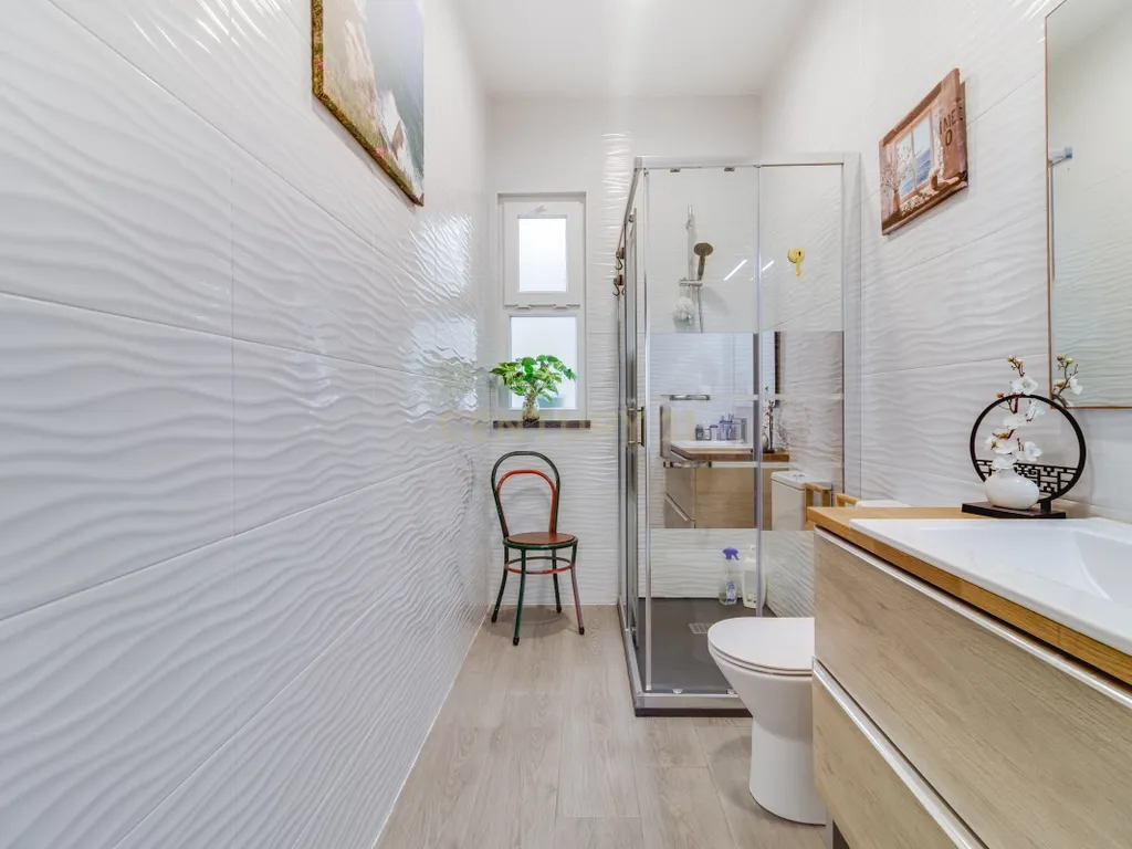 Moradia T3 Térrea Isolada com Zona Gourmet, Garagem e Carregamento Elétrico – Alcabideche - Image 20