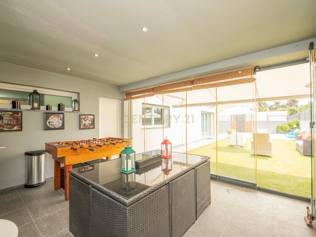 Moradia Exclusiva com Piscina e vista da Serra da Arrábida - Image 14