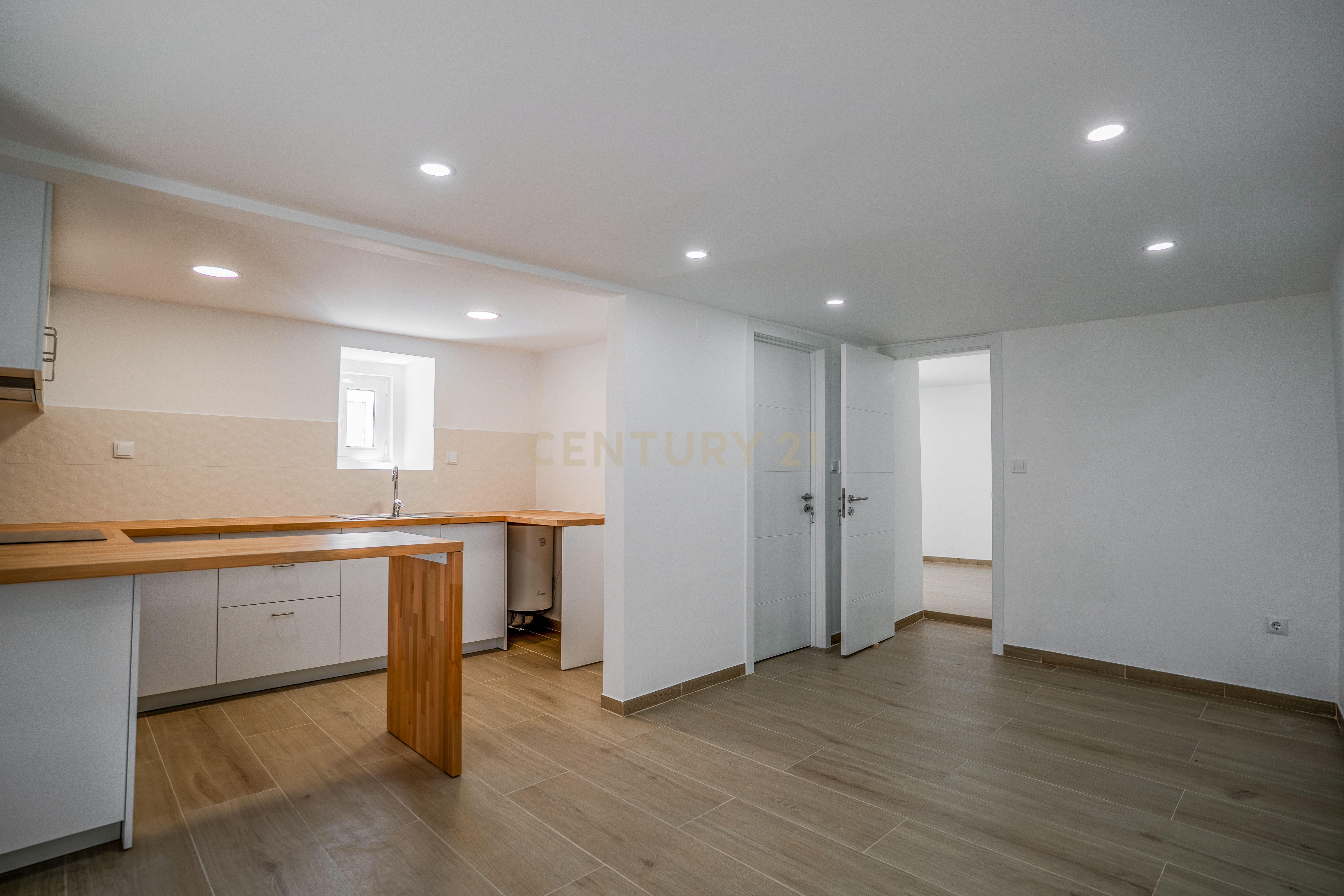 Fotografia 5 de *Moradia T1 Renovada com Logradouro – Alguber, Cadaval*