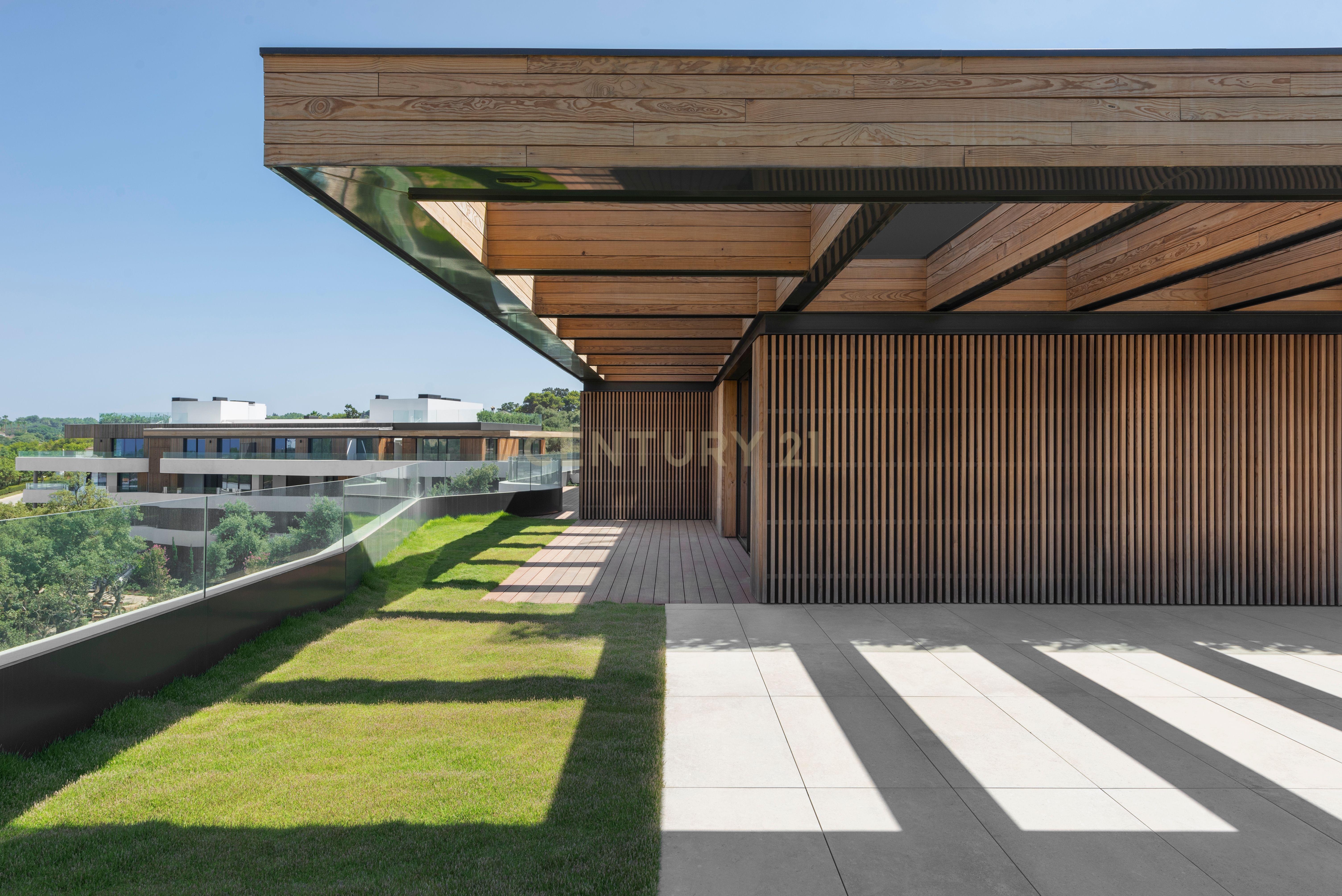Apartamento de luxo com vistas para o mar. - Image 1