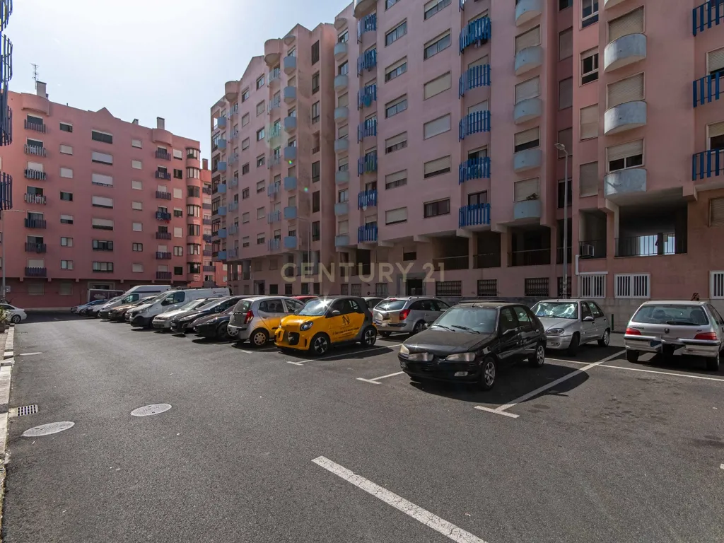 Apartamento T2 Remodelado (Agualva/Cacém) - Image 15