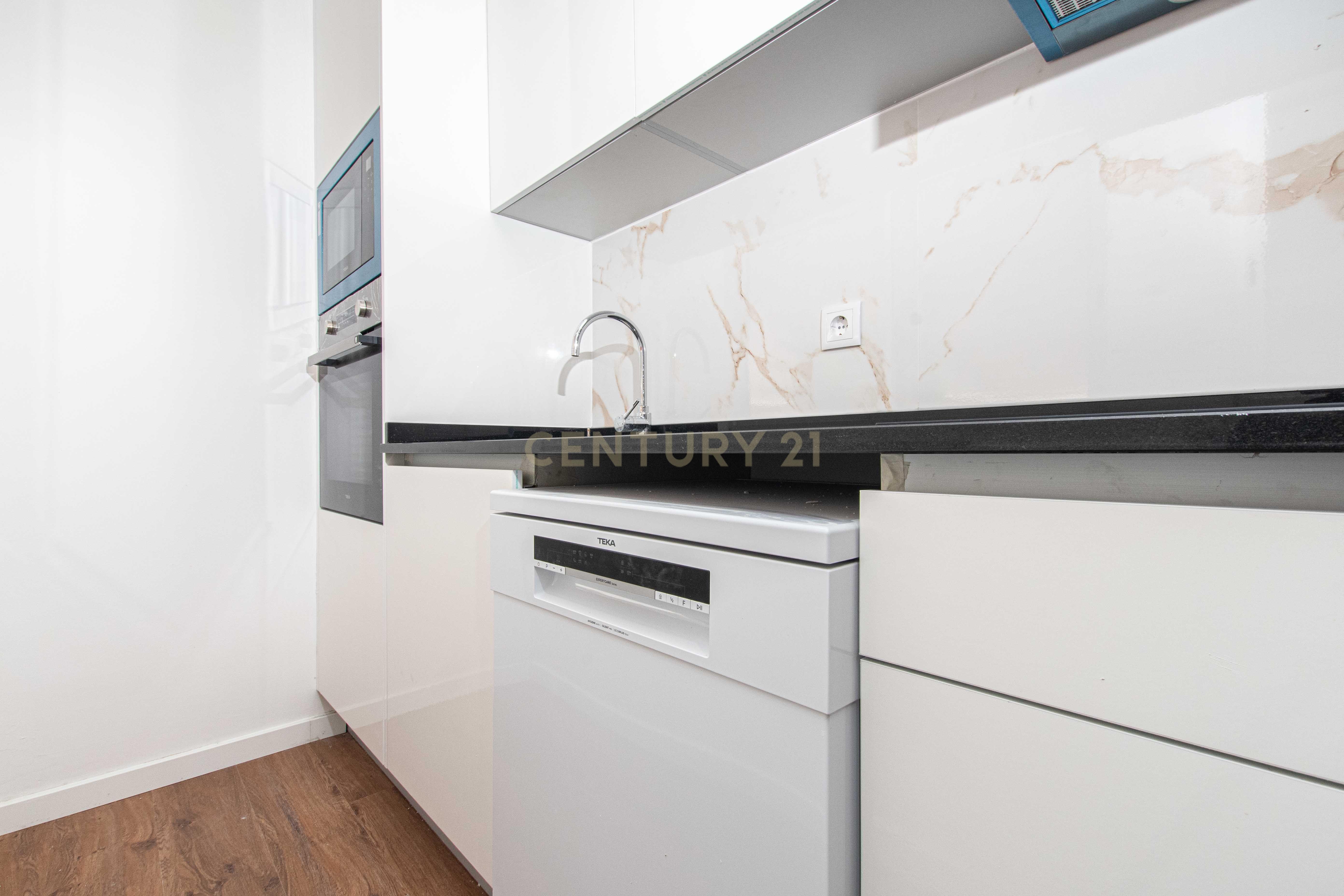 Fotografia 7 de Apartamento T1+1 em Moscavide com logradouro