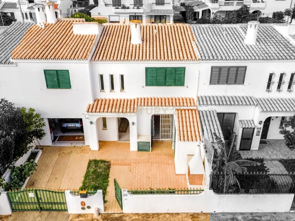 Moradia T4 em Faro, Gambelas - O melhor de dois mundos, onde a tranquilidade rural se encontra no conforto da cidade. - Image 2
