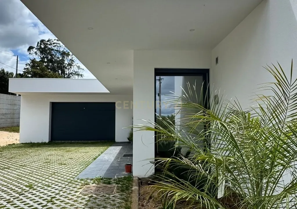 Onde a Arquitetura Moderna Abraça a Natureza do Oeste - Image 3