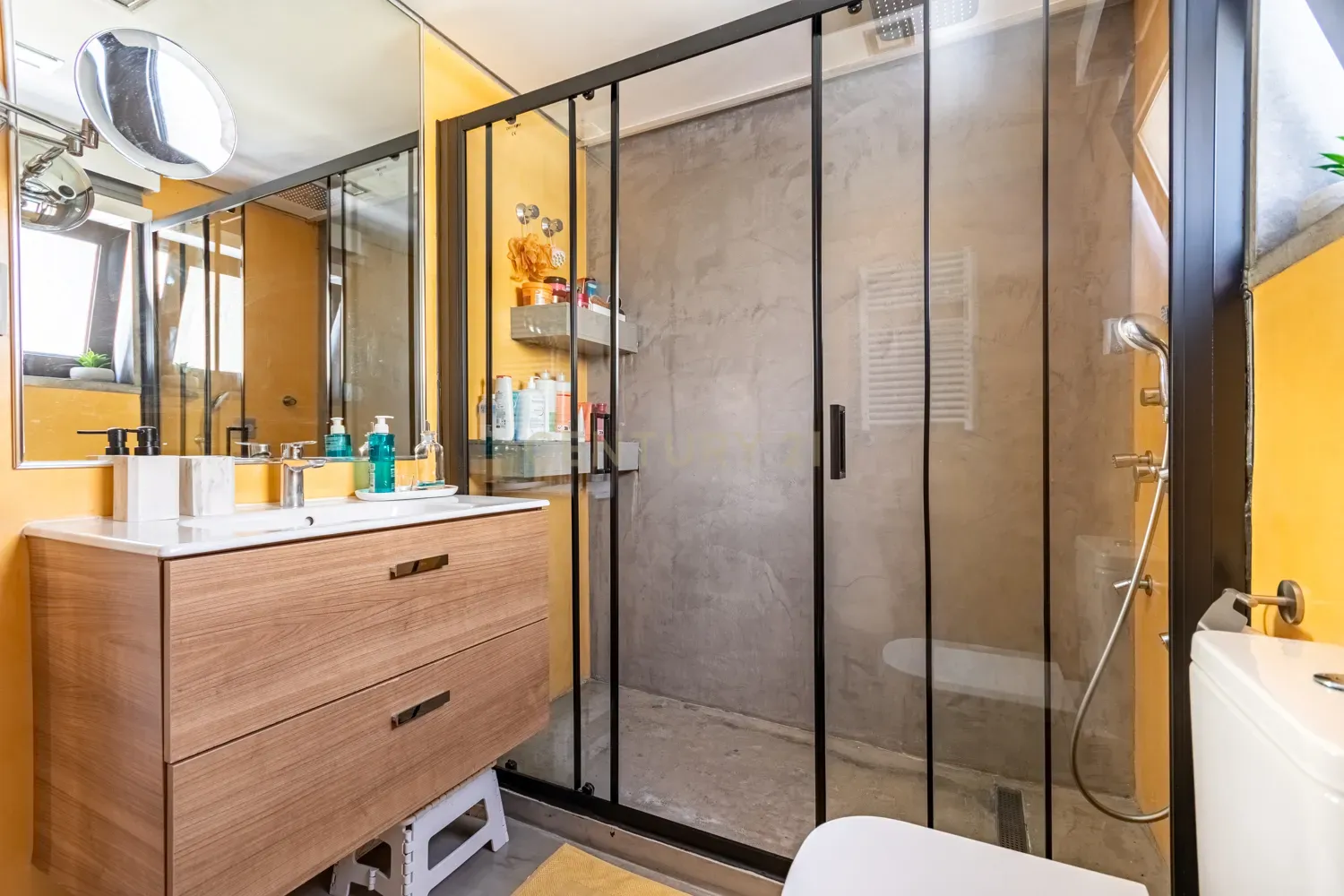 Fotografia 10 de Apartamento T3 convertido em T2 com Closet e Parqueamento na Quinta Nova – Odivelas