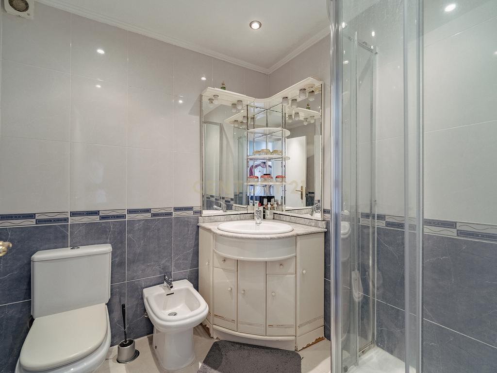 Apartamento T1 Feijó - Almada - Image 16