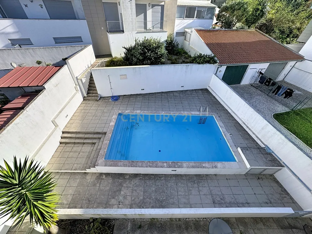 Penthouse T2 com Terraço e Piscina Privativa – Sítio da Nazaré - Image 12