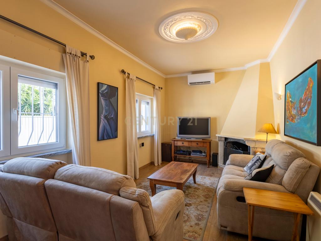🏡 Moradia Isolada com piscina – Quinta do Conde - Image 4