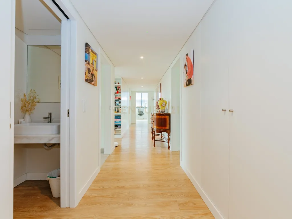 Apartamento T4 no VALRIO, Olivais - Image 10