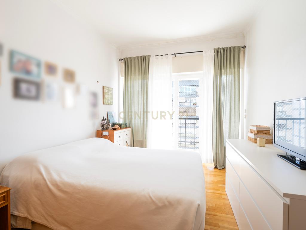 Excelente apartamento T3 em Carnaxide - Image 10