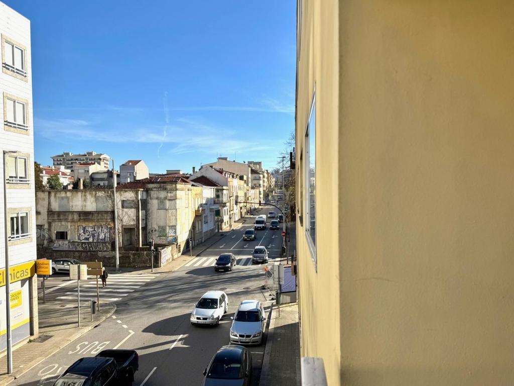 Fantástico Apartamento T2 com Varandas no Centro do Porto - Image 49