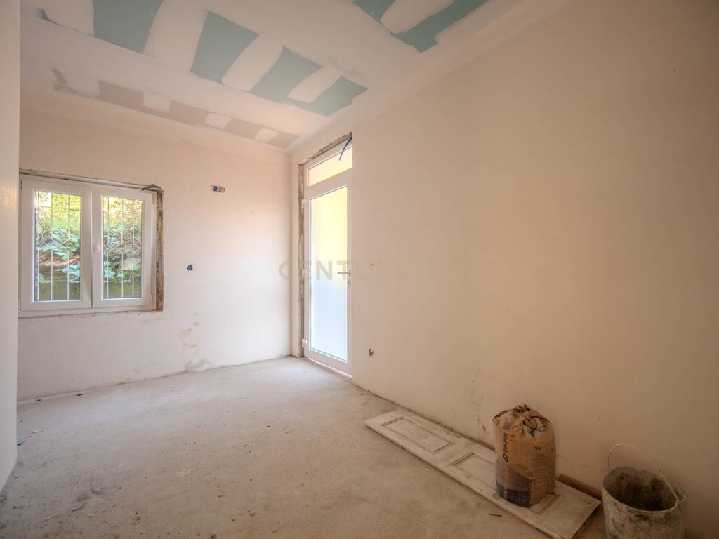 Moradia T3 com Espaço Comercial | São Pedro da Cova (Adega Azul) - Image 17