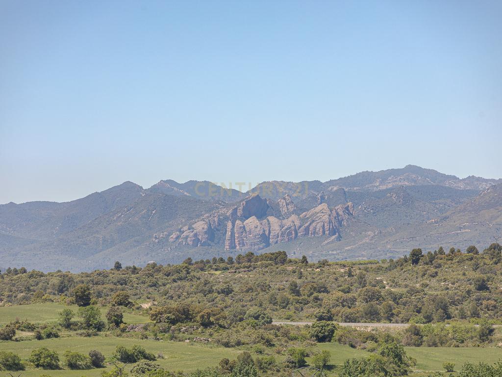 Hotel Moderno em Aragón com 25 Quartos e Vista Panorâmica - Image 44