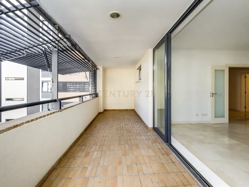 T2 com grande terraço no condominio Jardim das Laranjeiras em São Domingos de Benfica, Lisboa - Image 39