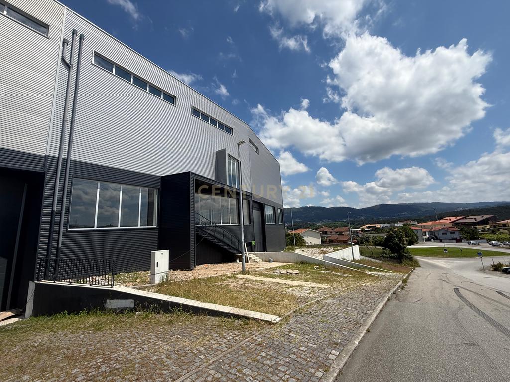 ARMAZÉM INDUSTRIAL | SANTO TIRSO | INVESTIMENTO / LOGÍSTICA / COMÉRCIO E INDÚSTRIA - Image 10