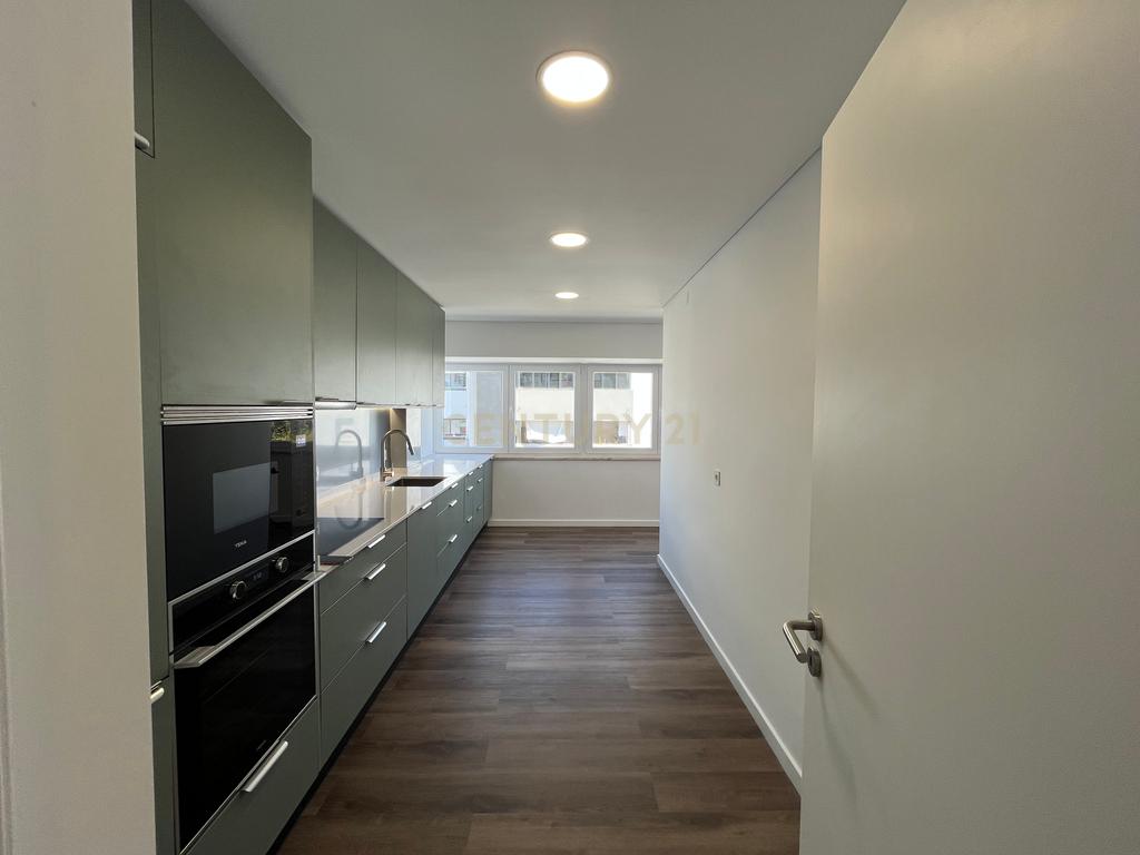 Apartamento T2 totalmente Remodelado. - Image 22