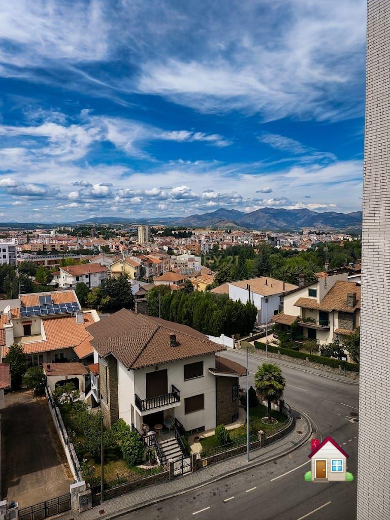 Fotografia 3 de Apartamento T3 em Bragança com Vista e Varandas