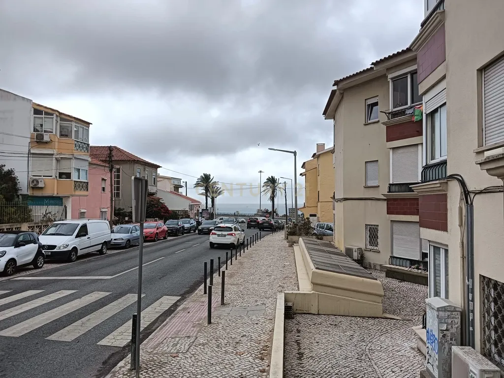 Apartamento T2 à Rendar - Vista Mar na Parede - Image 6