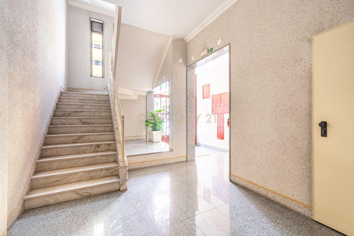 Fotografia 12 de Apartamento T2 com Estacionamento e Arrecadação na Quinta Nova – Odivelas