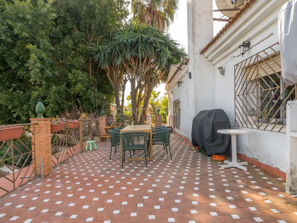 Propriedade única com 2 habitações independentes, piscina e zona desportiva em Alhaurín de la Torre - Image 39