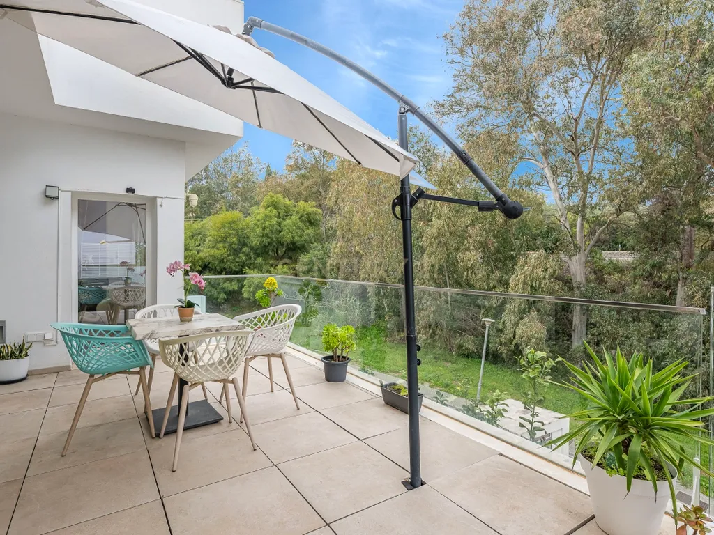 Moradia de Luxo a 500 Metros da Praia - Image 18