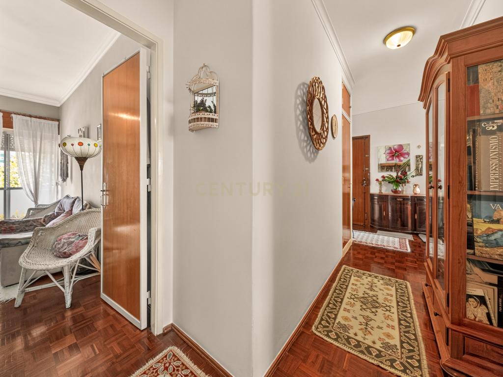 Apartamento T2 com Duas Varandas e Excelente Localização - Image 17