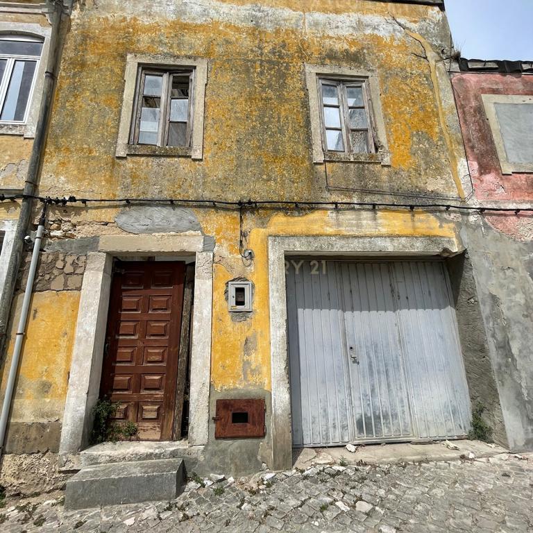 Agregado de três moradias com terreno de 1330m2, no Casal Novo do Rio - Image 11