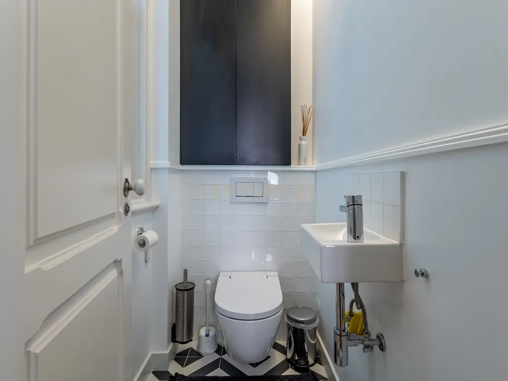 Apartamento T4 Renovado em Santo António, Lisboa — Onde a elegância se sente em cada detalhe - Image 22