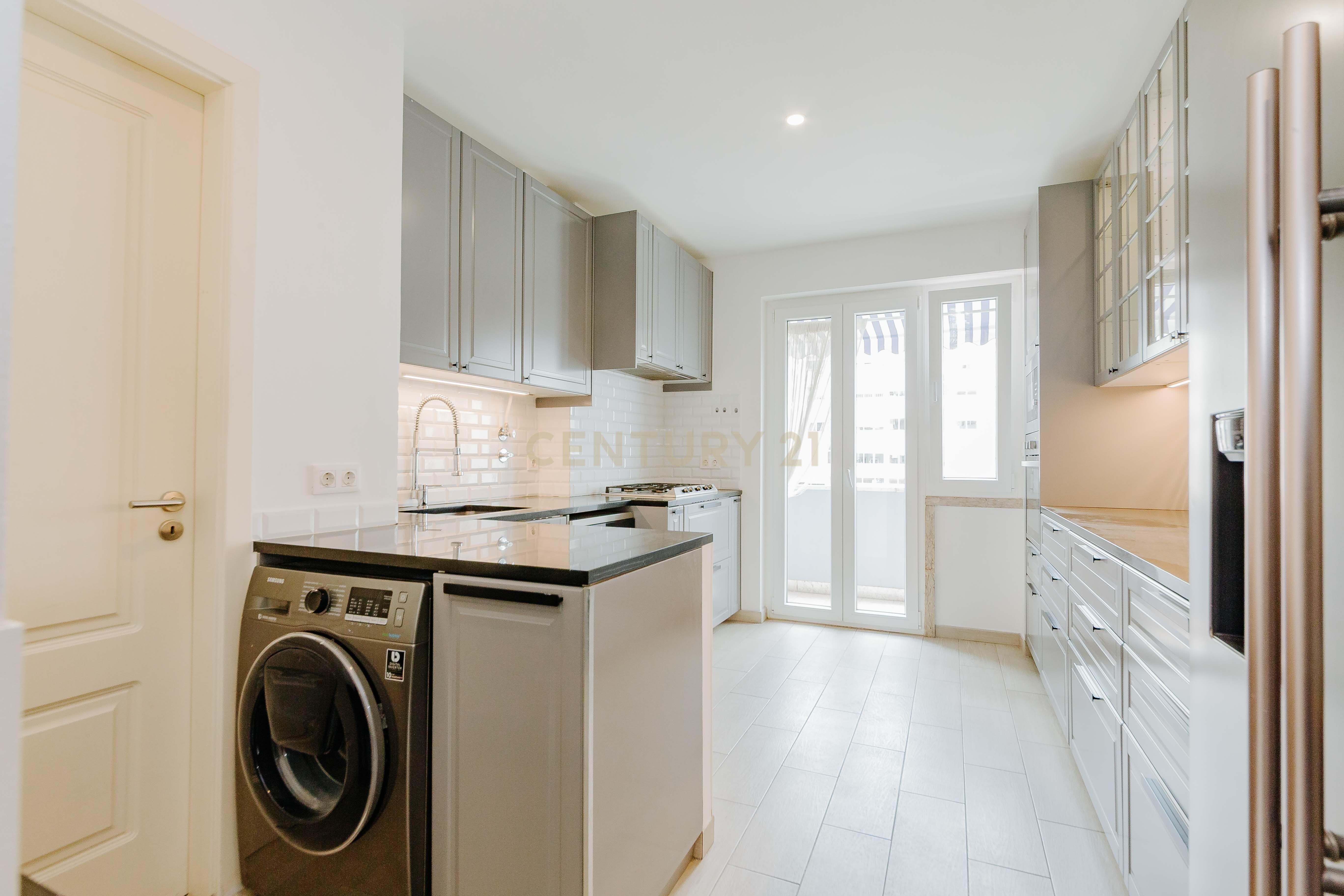 APARTAMENTO T5 REMODELADO SALDANHA LISBOA - Image 44
