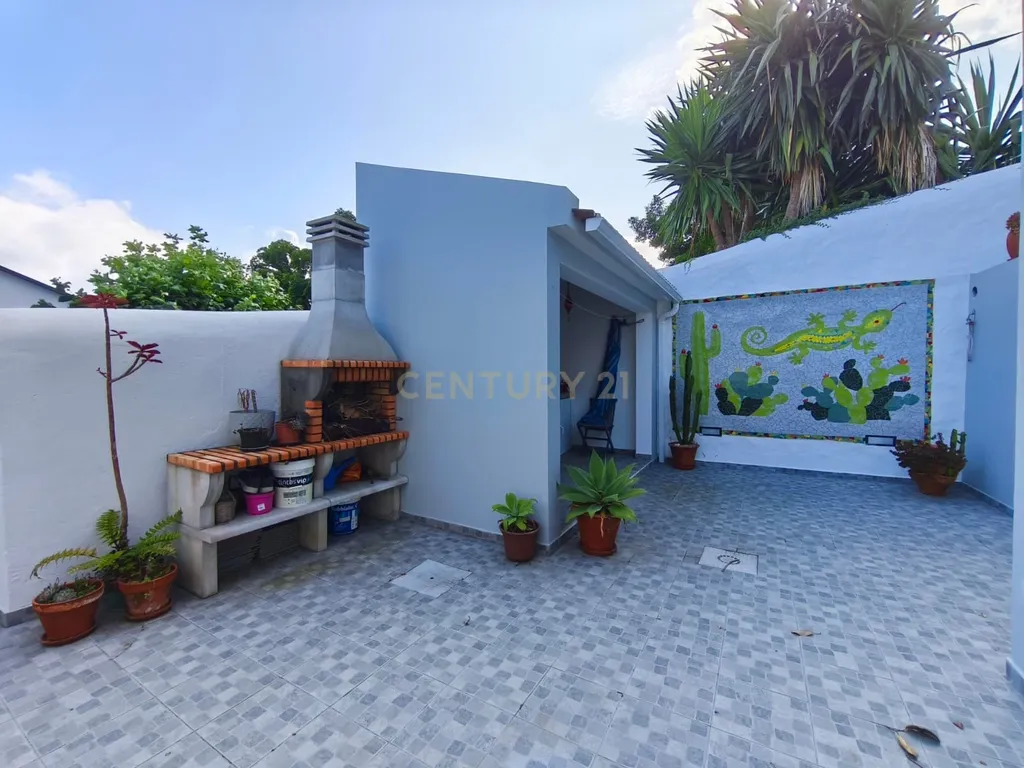 Moradia T2 Totalmente Renovada em Ponta Delgada – Pronta a Habitar! - Image 18