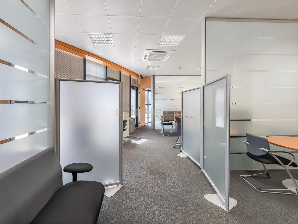 Arrendamento de escritório com 2 salas de reuniões e sala comum | Arrecadação | 1 Parqueamento Beloura Office Park - Image 12