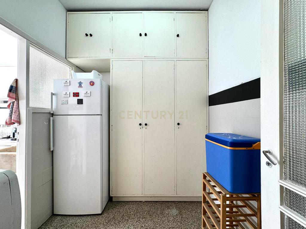 Fantástico Apartamento T2 com Varandas no Centro do Porto - Image 47