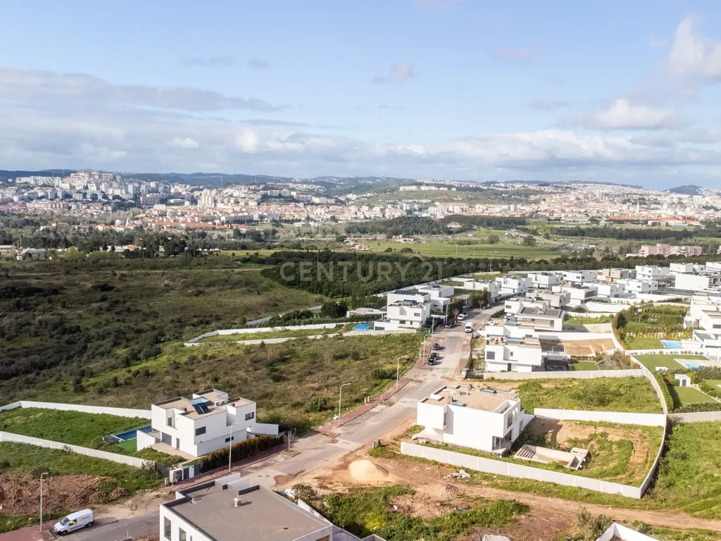 Moradia T4 – Empreendimento Sky City - Serra de Carnaxide - Image 55
