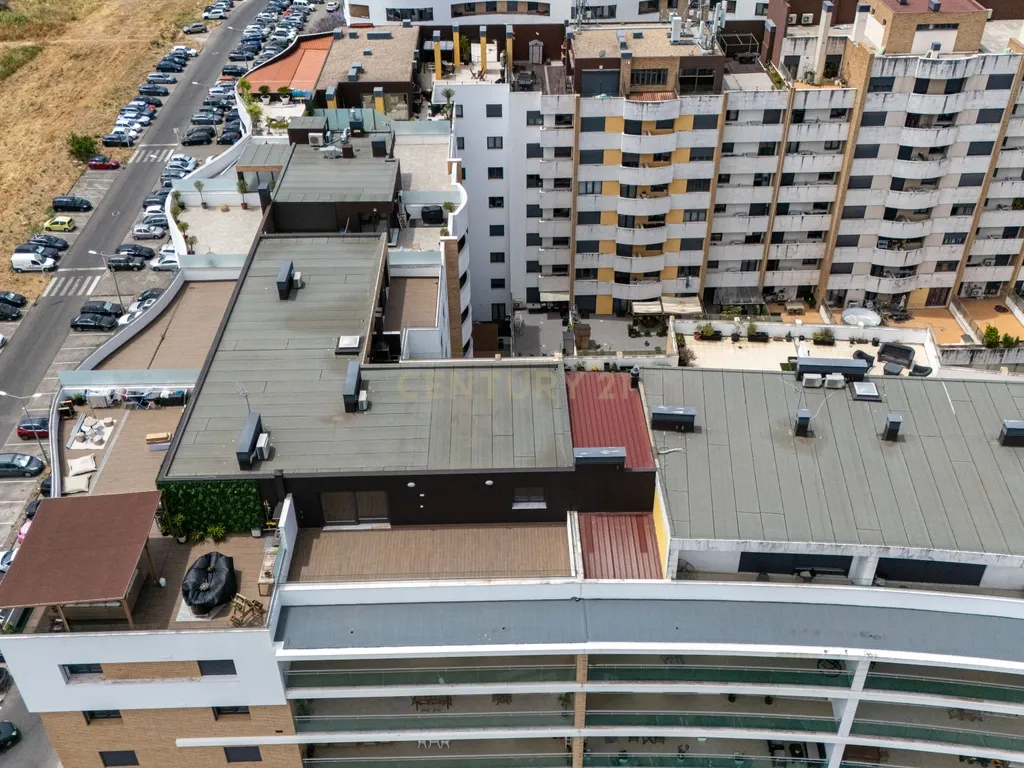 Duplex T4 nova construção com 2 terraços e Box (Infantado/Loures) - Image 43