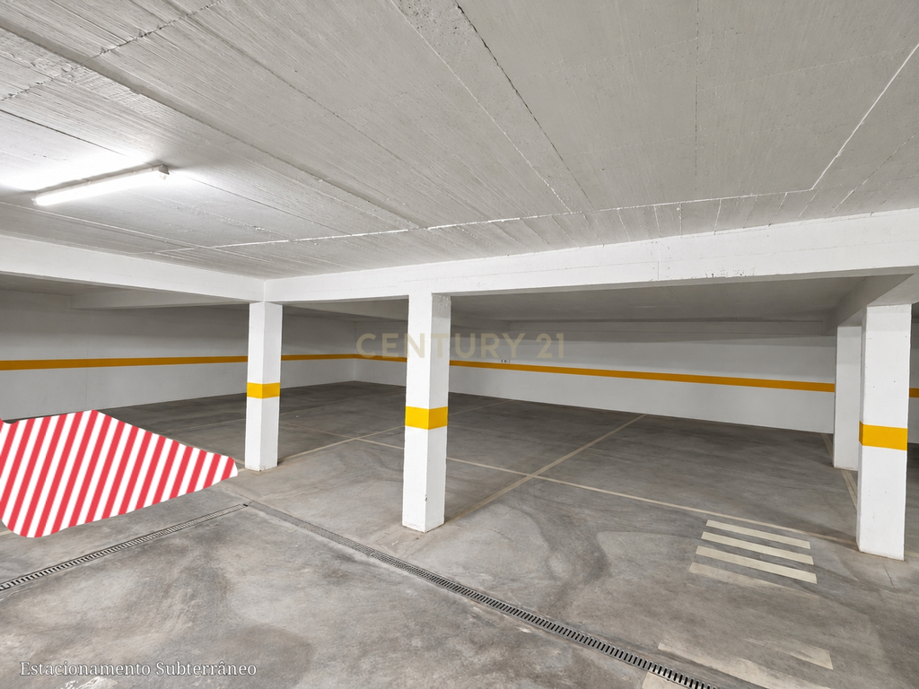 T4 DUPLEX COM 288,50 M², TERRAÇO PRIVATIVO DE 310 M² E ESTACIONAMENTO PARA 7 CARROS — A POUCOS MINUTOS DE LEIRIA - Image 43