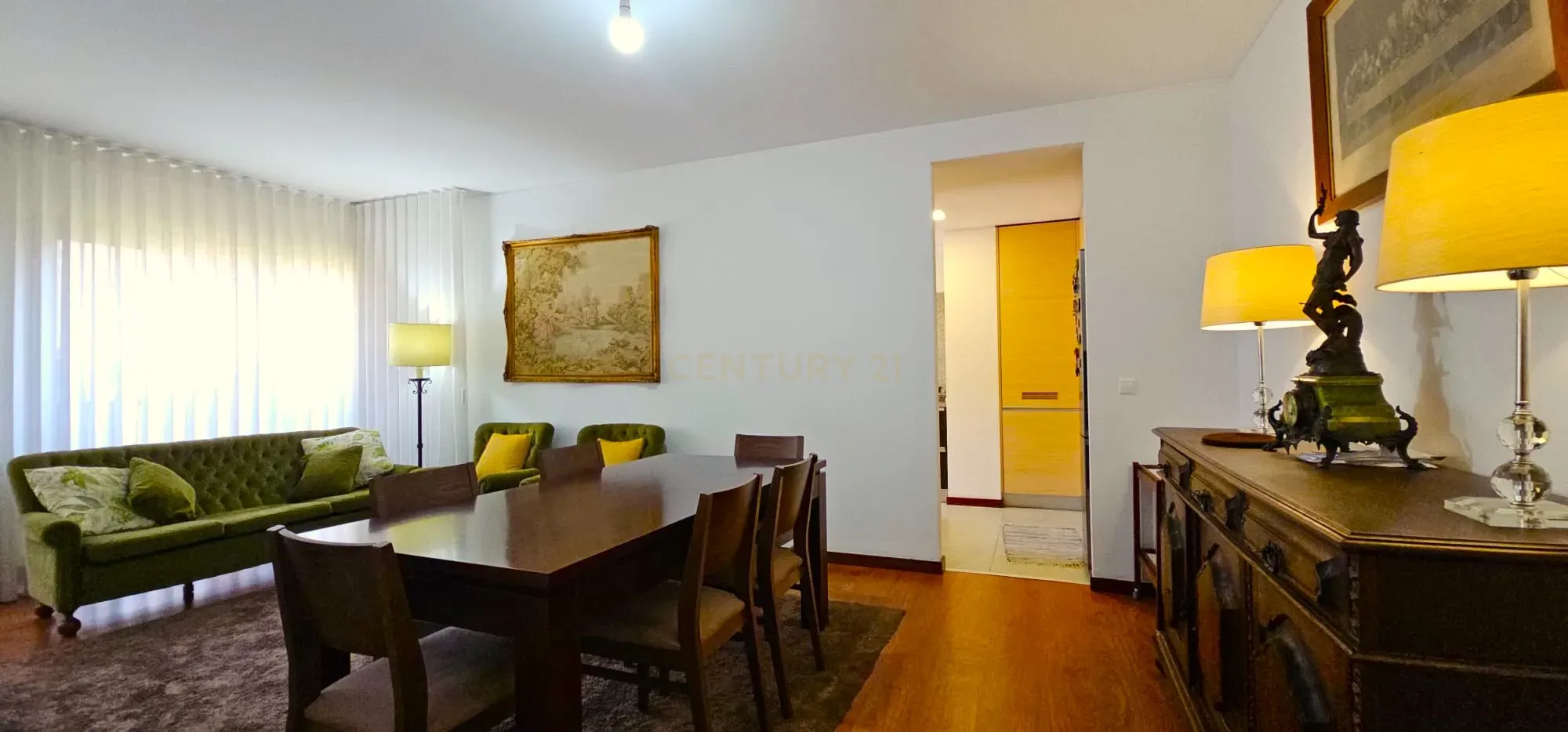 Fotografia 10 de Apartamento com Três Quartos no Centro da Cidade da Póvoa de Varzim