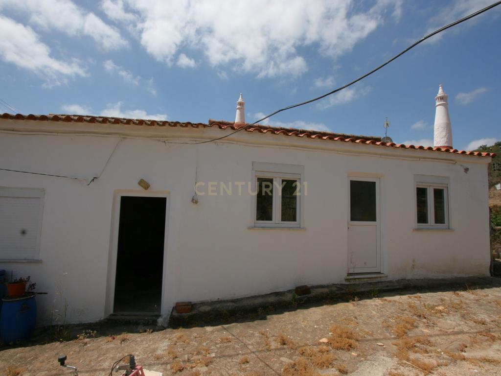 Quinta tradicional com moradia, garagem e vários anexos em terreno de 2020 m2, Zebro de Baixo, Silves - Image 5
