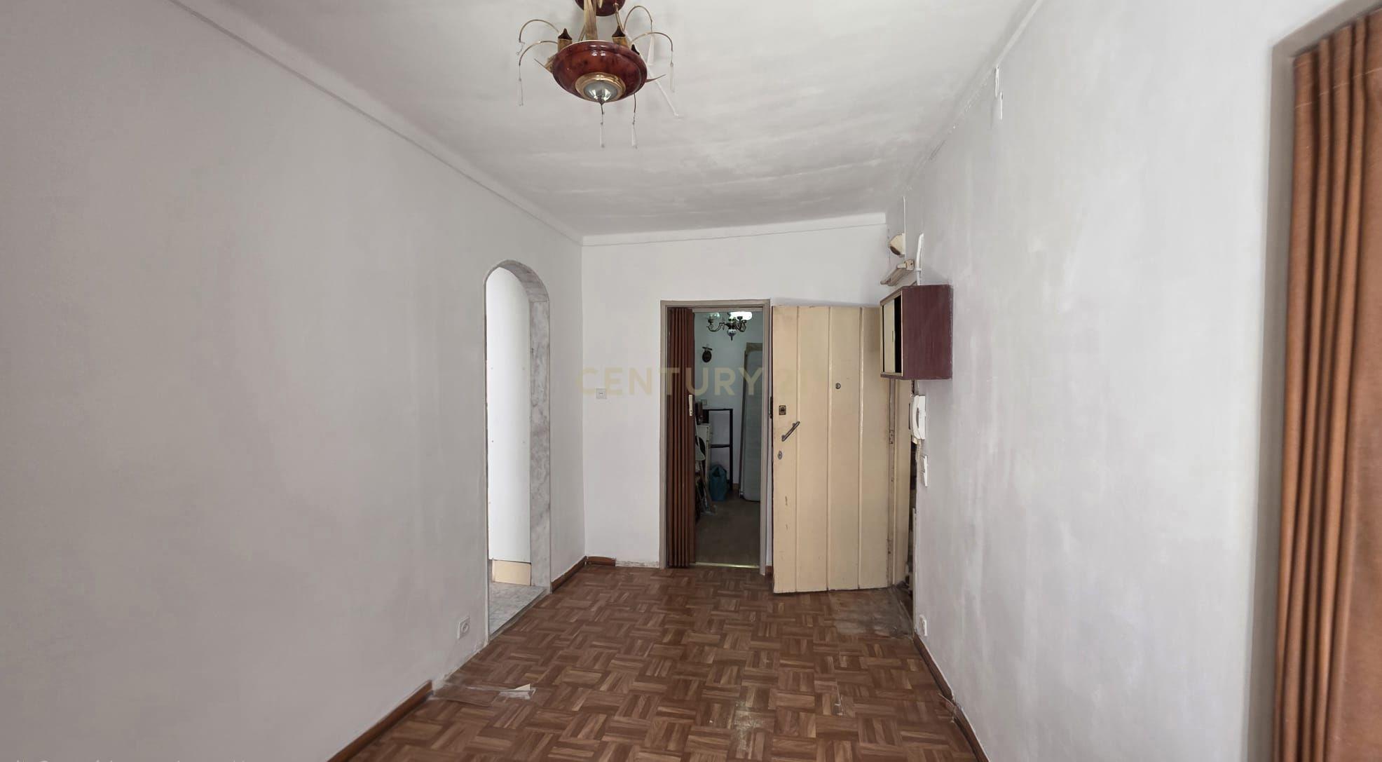 Fotografia 3 de APARTAMENTO T1+1 ALFAMA na Rua dos Remédios, ótima localização na Capital