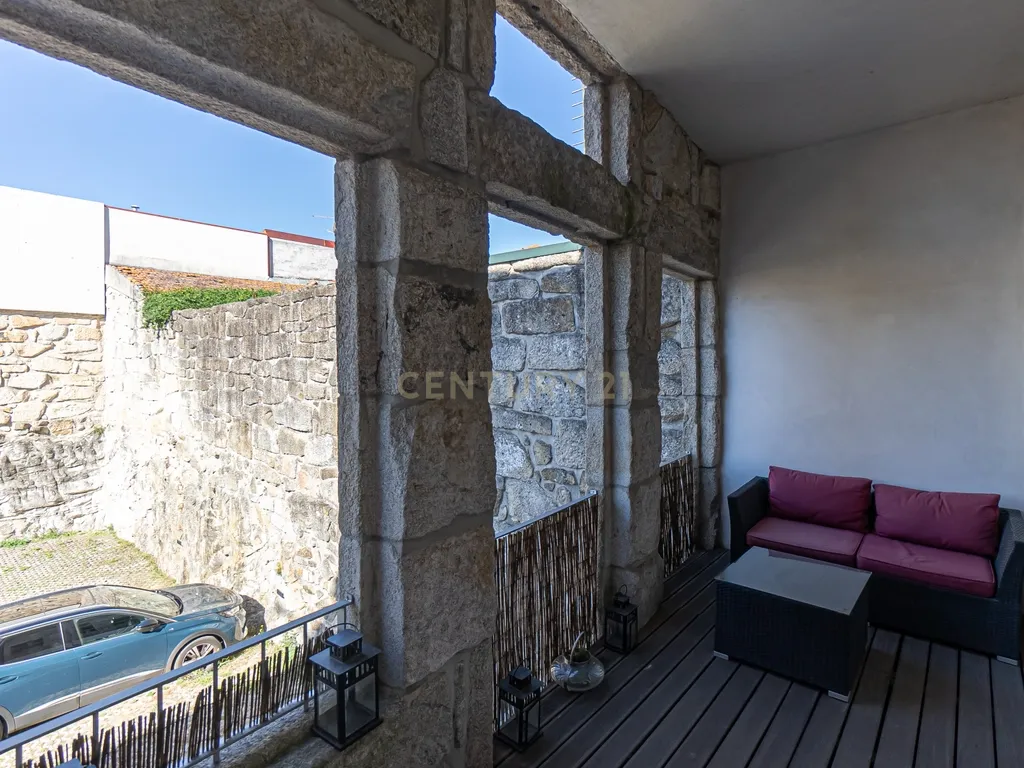 Apartamento T1 com Estacionamento e Varanda nas Fontainhas, Porto - Image 9