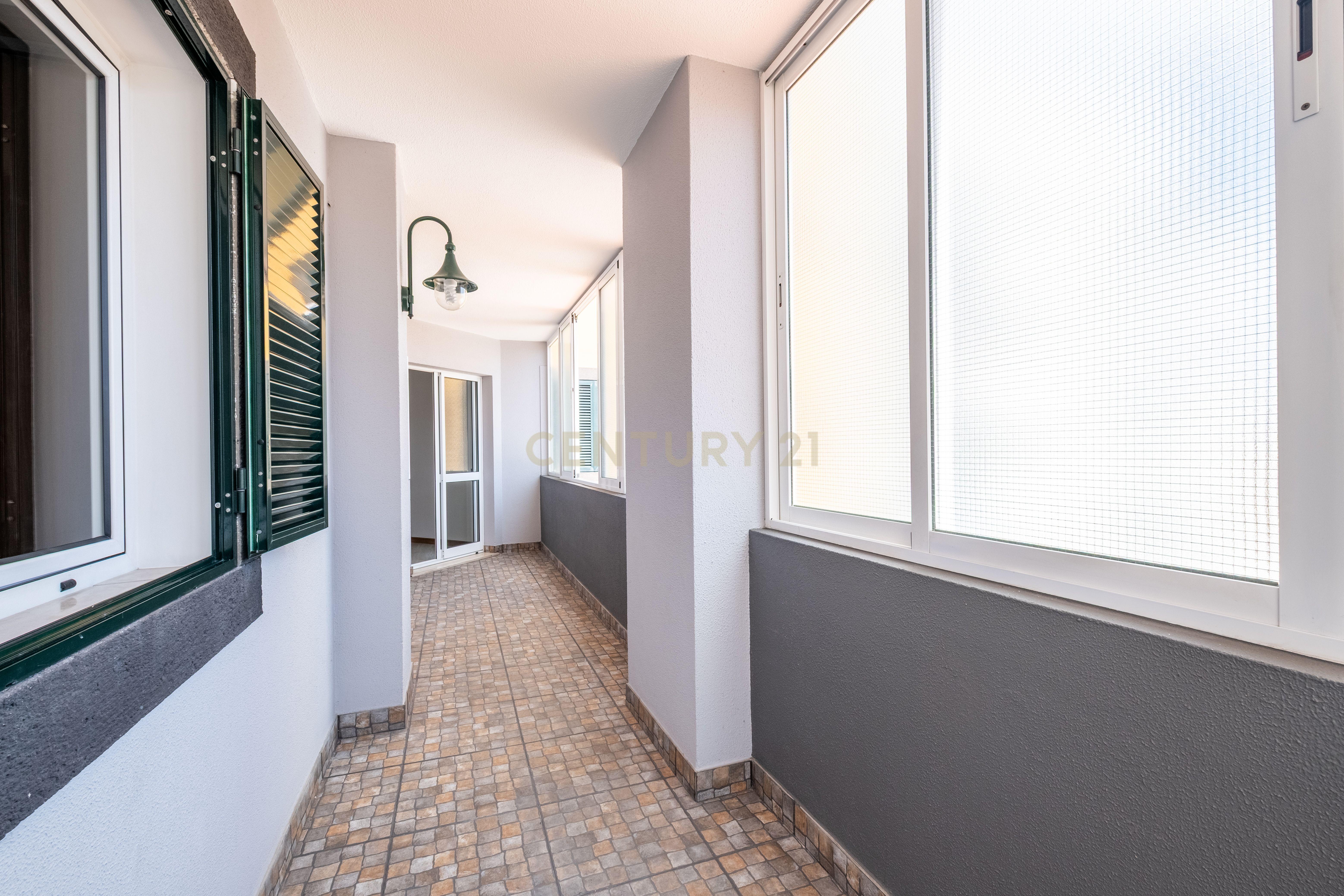 Fotografia 10 de Apartamento T2 para Arrendamento – Centro do Funchal, Ilha da Madeira