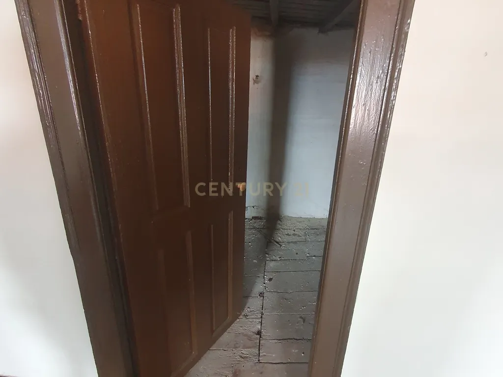 Oportunidade de Investimento na Guarda! Edificio 4 andares - Image 13
