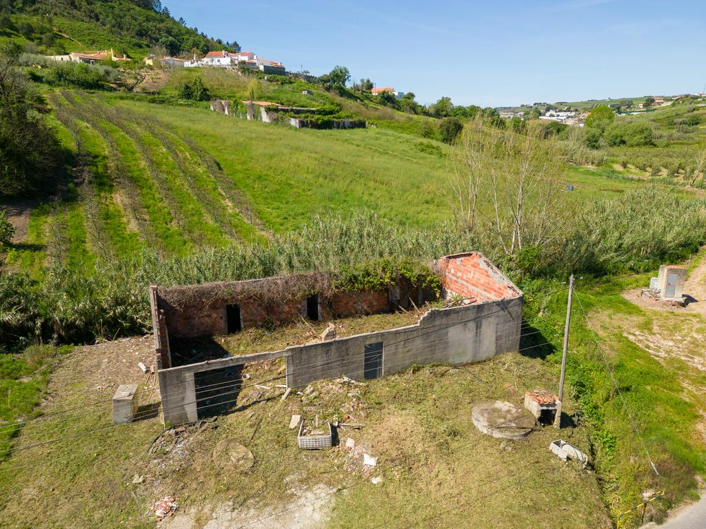 Propriedade com 194m2 de área de construção e 524 m2 de área total - Image 10
