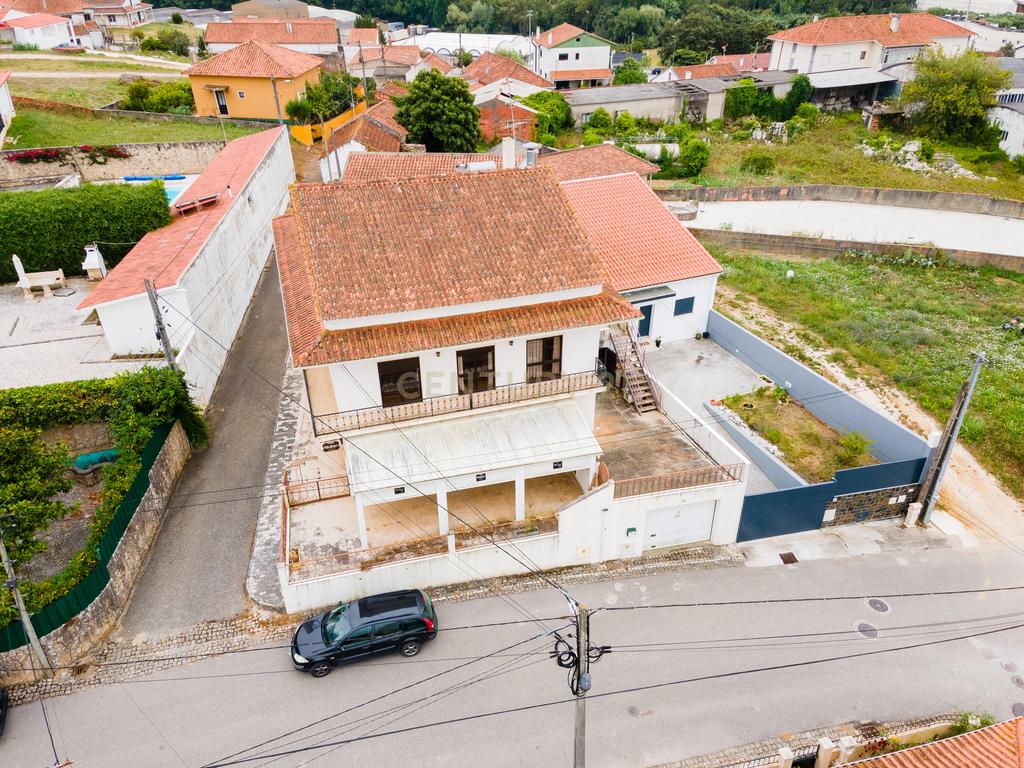 🏡 Moradia T3+1 com sótão habitável e espaço comercial! 🌟 - Image 2