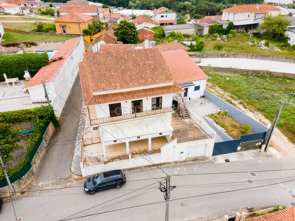 🏡 Moradia T3+1 com sótão habitável e espaço comercial! 🌟 - Image 2
